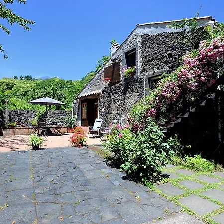 A Rinazzu Country house *